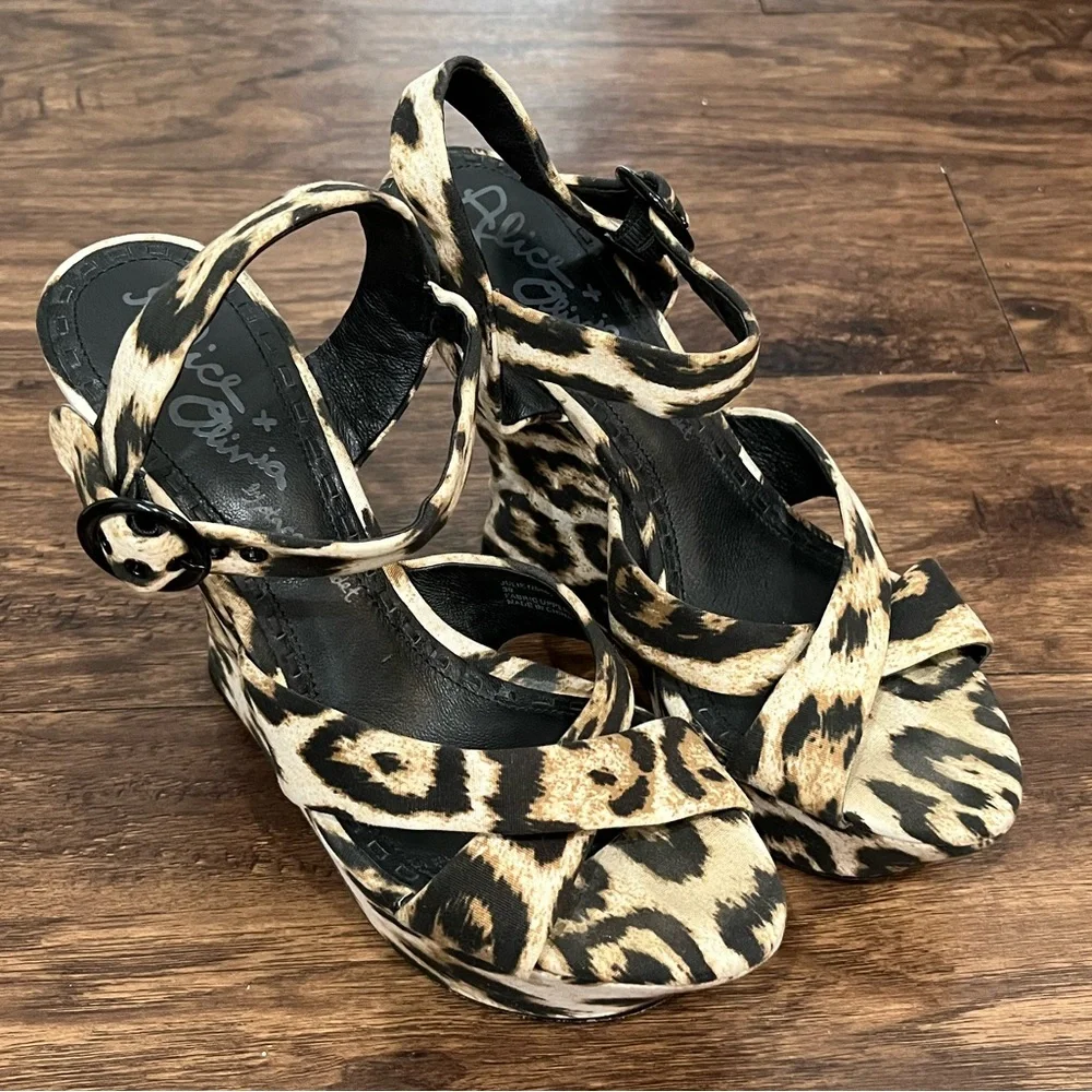 Alice and Olivia Leopard Print Wedge‎ Sandals Sz. 39